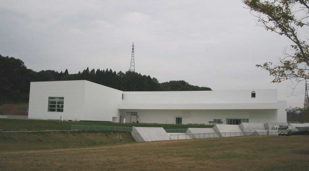 青森県立美術館では、作品との時間を